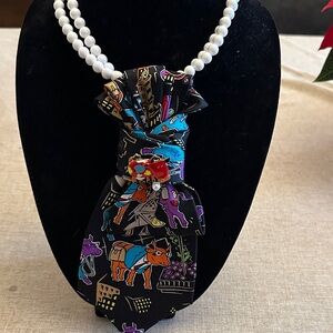 Chic Urban Print Necklace with White Beads